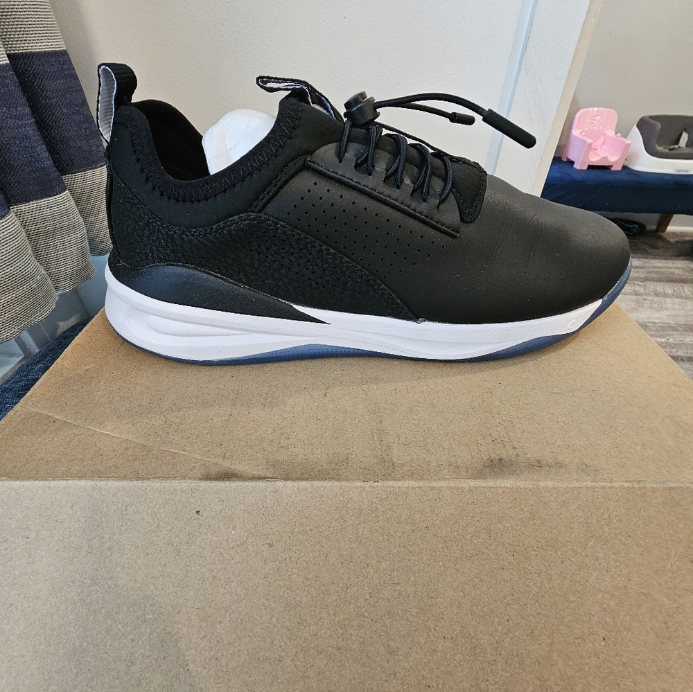 Black and White Athletic Sneakers with Modern Silhouette